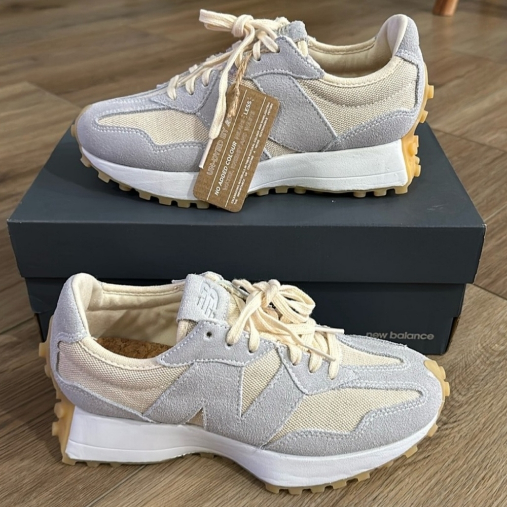 New Balance Cream and Blue Chunky Sneakers